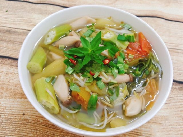 cach-nau-canh-chua-dau-bap